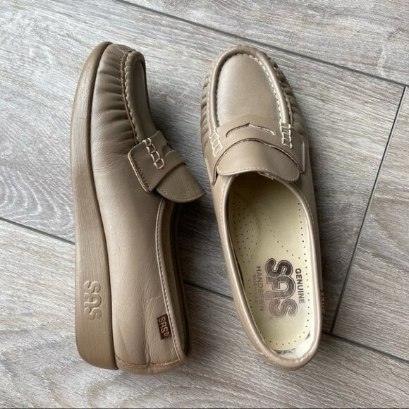 SAS Hand Sewn Comfort Beige Loafer - Picture 1 of 10